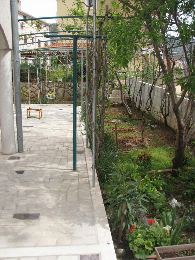 Apartments Toic Cres Rum bild